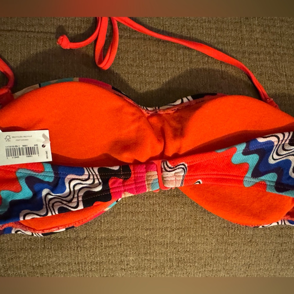 NWT Bandeau Bikini Swim Top, Women’s size Small - Picture 2 of 2